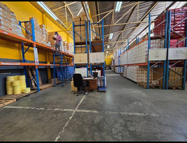 2,057M² WAREHOUSE FOR SALE IN SELBY